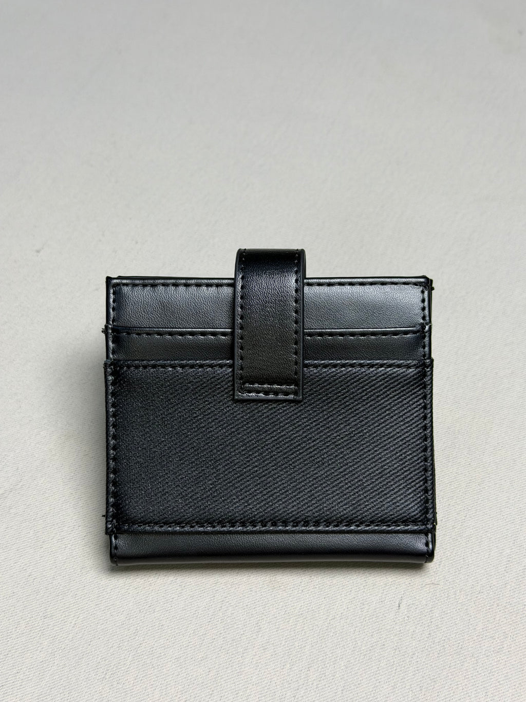 TOMMMY CARDHOLDER